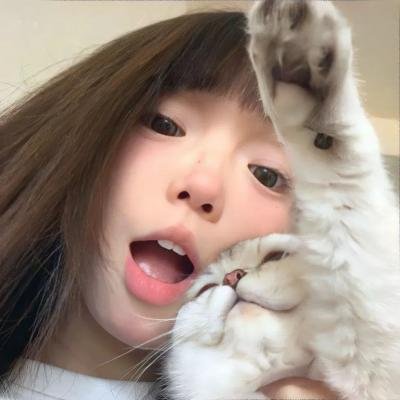 触碰的双手